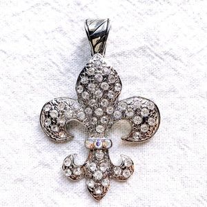 Fleur de lis Crystal Clip